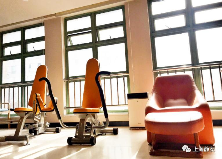 醫(yī)療、康復(fù)、生活照料……這些需求在家門口就能解決！靜安這里正打造“沒(méi)有圍墻的養(yǎng)老院”(圖7)