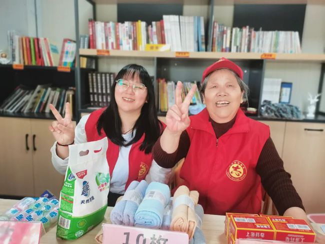 國家民政部李紀(jì)恒部長一行蒞臨福州市國德老年康養(yǎng)中心視察(圖11)