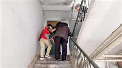 智慧養(yǎng)老飛入尋常百姓家！青島市北有137處居家養(yǎng)老服務站(圖2)